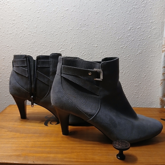 Wedged Booty Heals - Picture 3 of 4